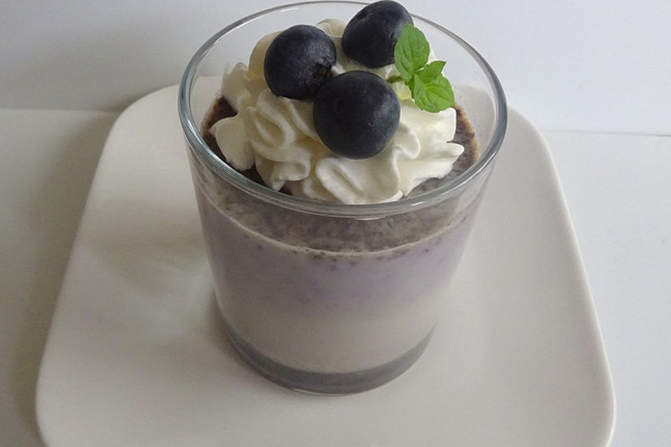 Vanillecreme mit Blaubeeren