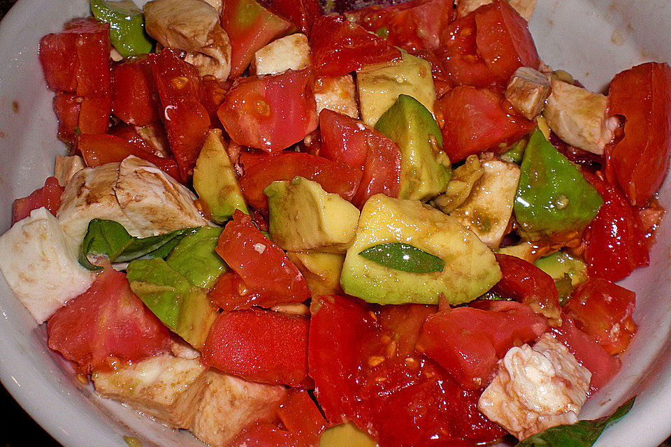 Tomaten-Avocado-Salat