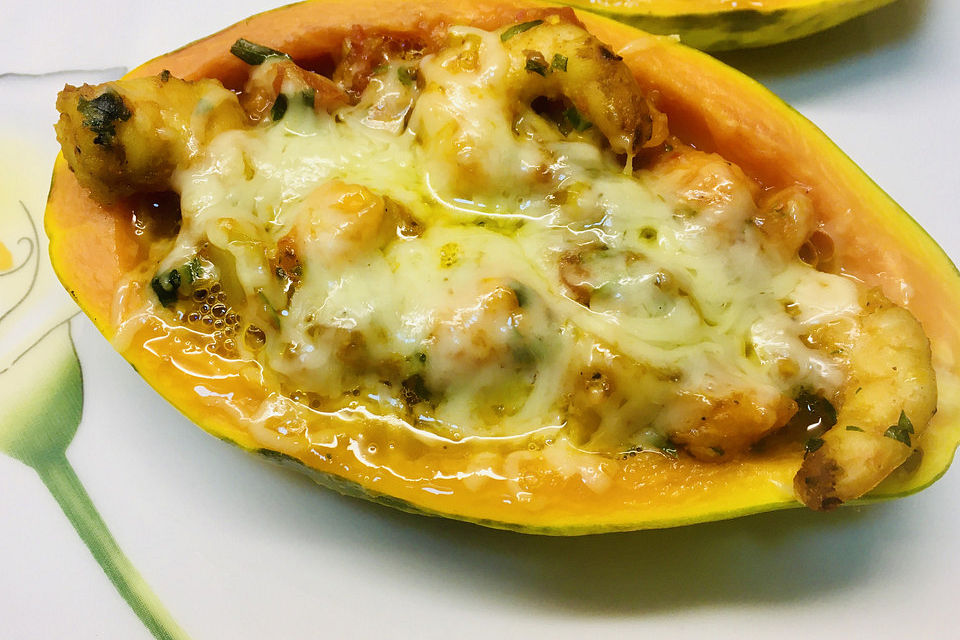 Gefüllte Papaya mit Scampi