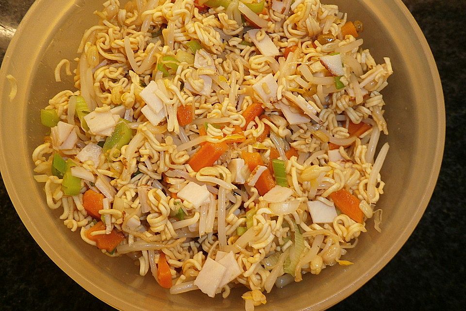 Chinesischer Nudelsalat