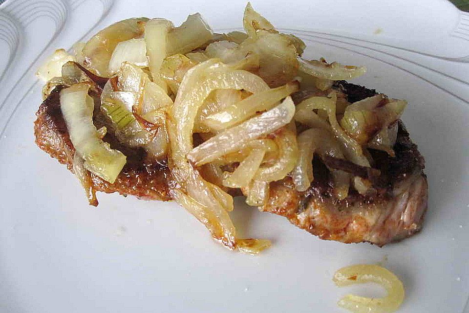 Zwiebelsteaks