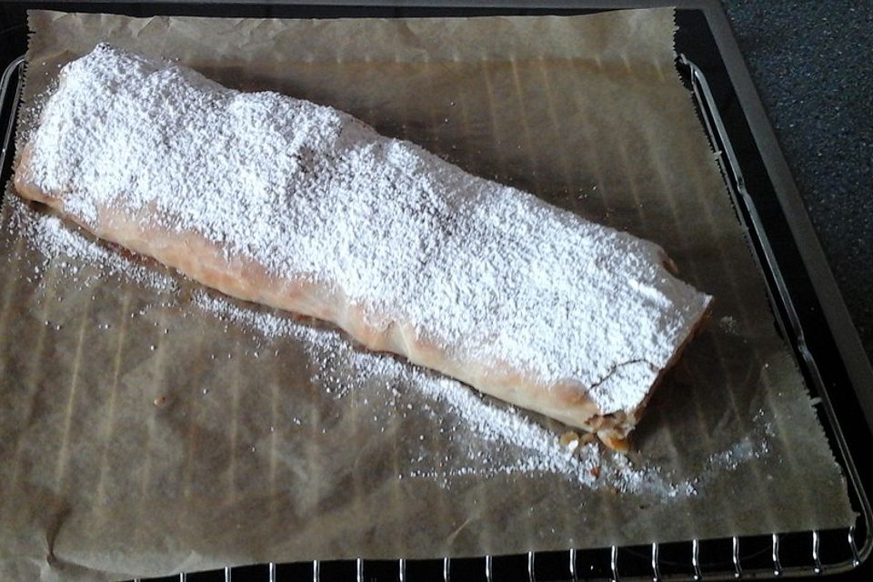 Alt-Wiener Apfelstrudel