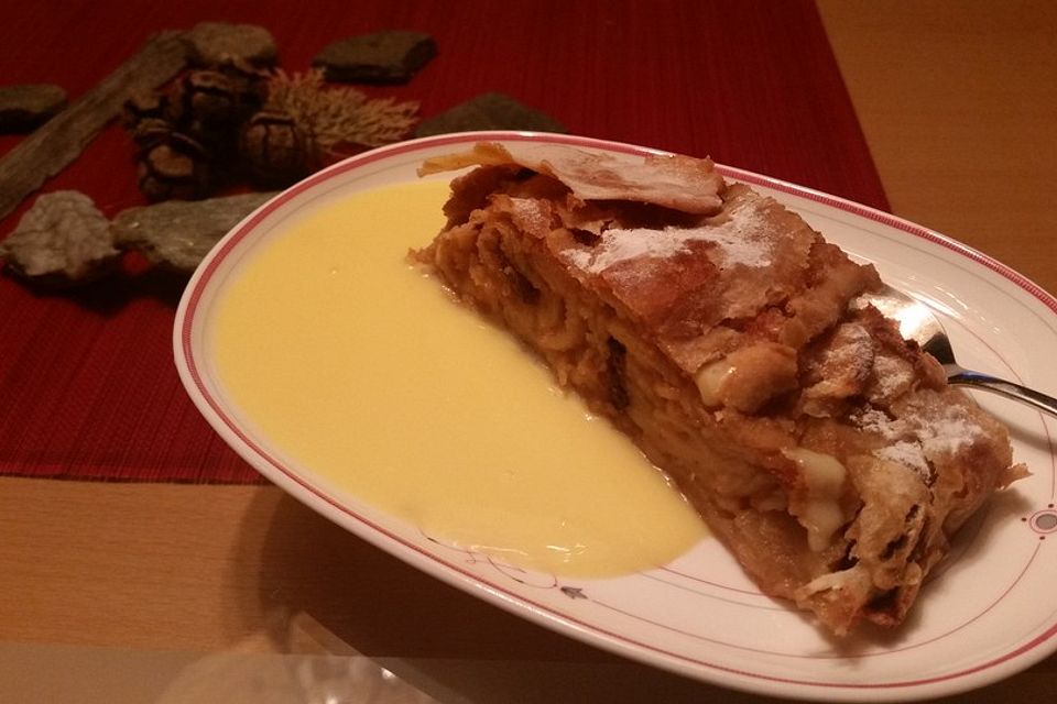 Alt-Wiener Apfelstrudel