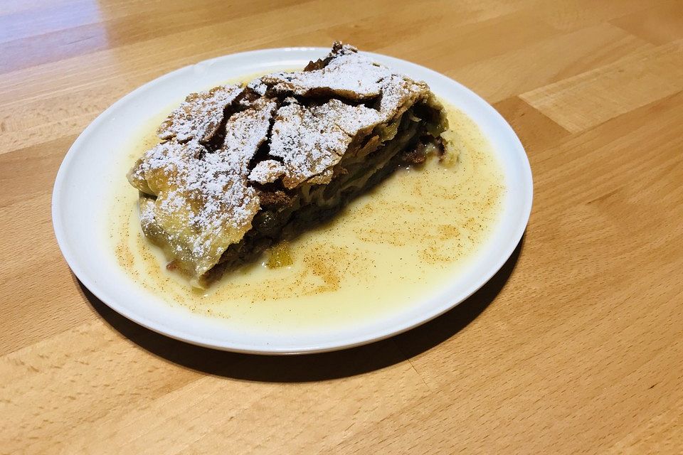 Alt-Wiener Apfelstrudel