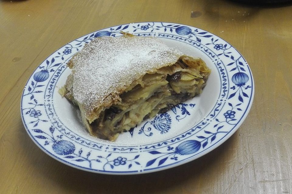 Alt-Wiener Apfelstrudel