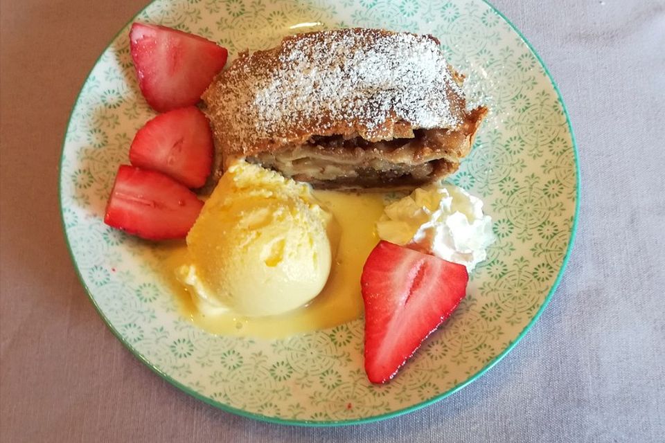 Alt-Wiener Apfelstrudel