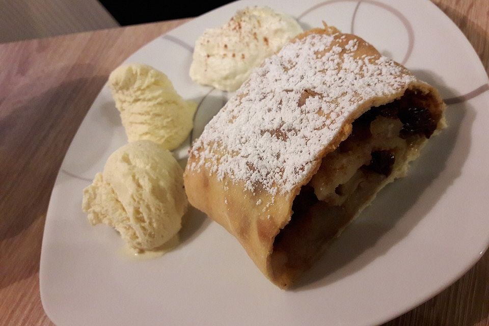 Alt-Wiener Apfelstrudel