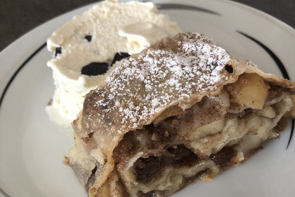 Alt-Wiener Apfelstrudel