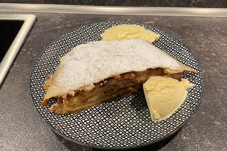 Alt-Wiener Apfelstrudel