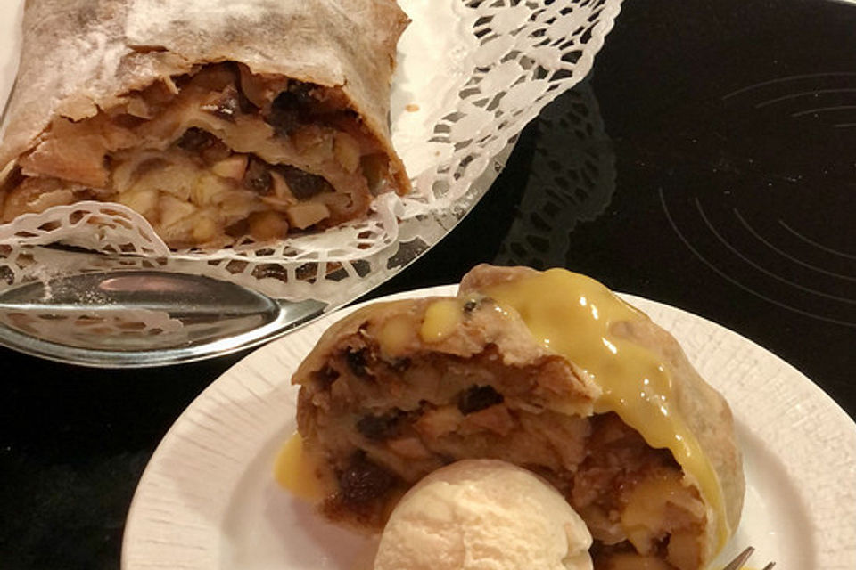 Alt-Wiener Apfelstrudel