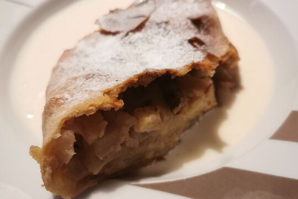 Alt-Wiener Apfelstrudel