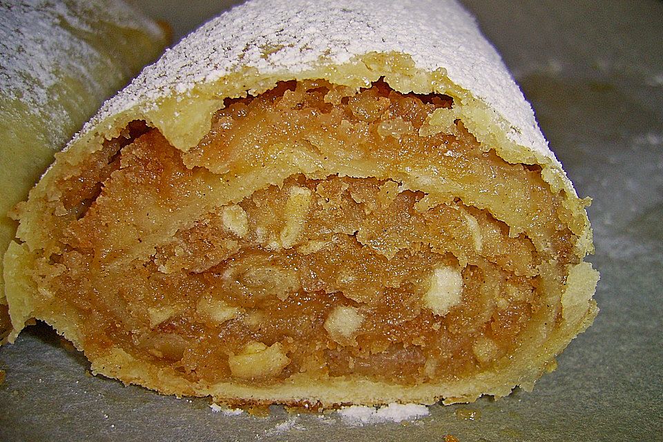 Alt-Wiener Apfelstrudel