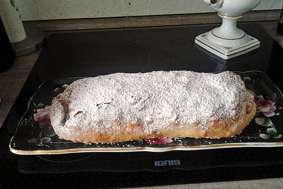 Alt-Wiener Apfelstrudel