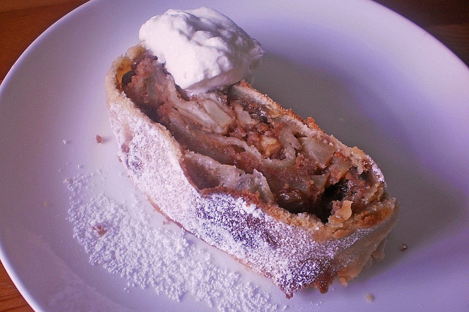 Alt-Wiener Apfelstrudel