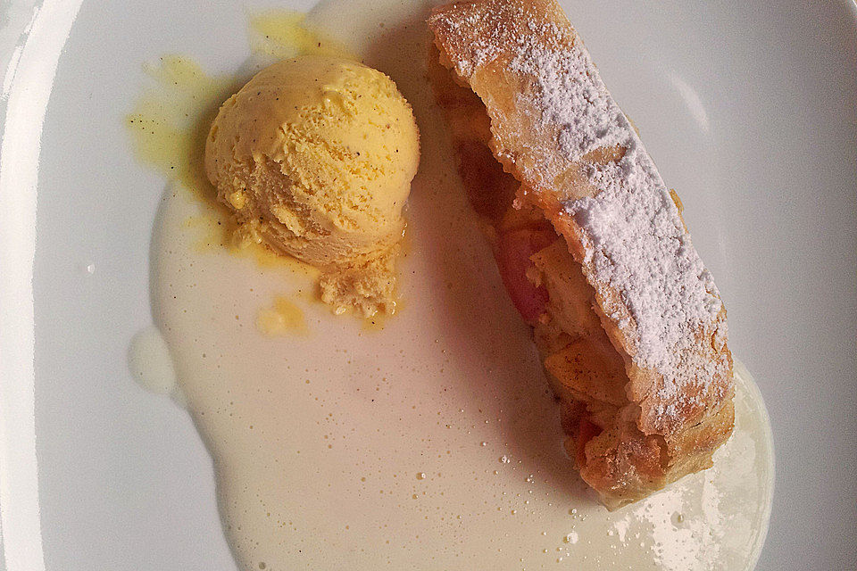 Alt-Wiener Apfelstrudel