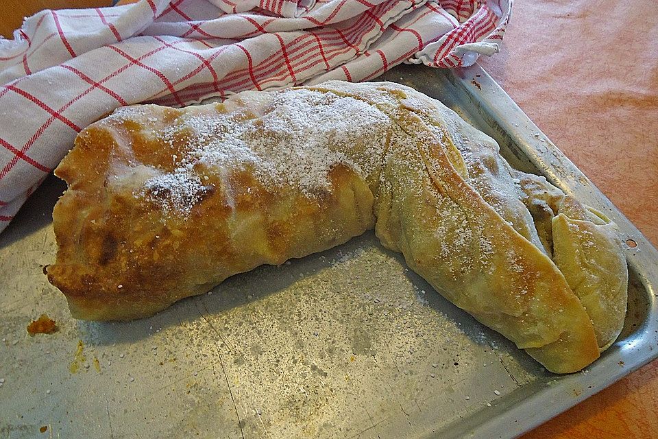 Alt-Wiener Apfelstrudel