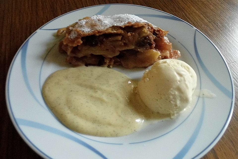 Alt-Wiener Apfelstrudel