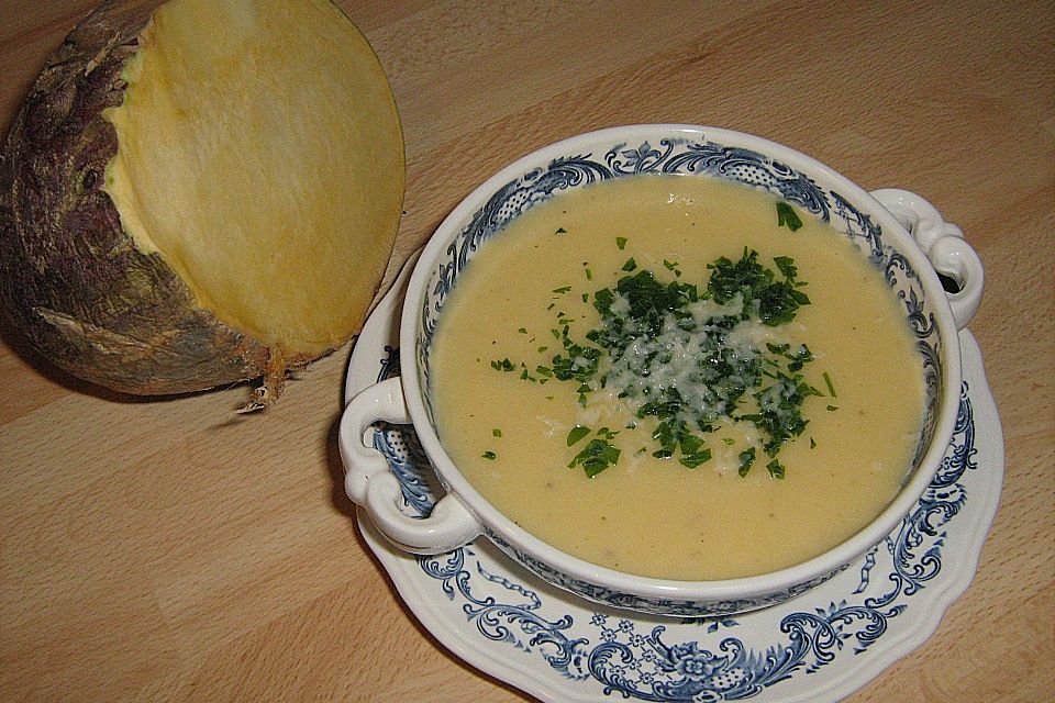 Einfache Steckrübensuppe