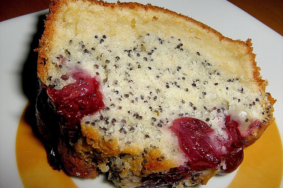 Mohn - Marmorkuchen mit Kirschen