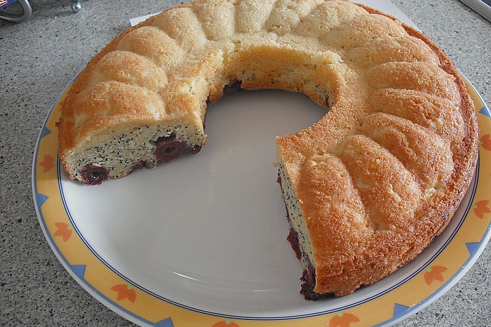 Mohn - Marmorkuchen mit Kirschen