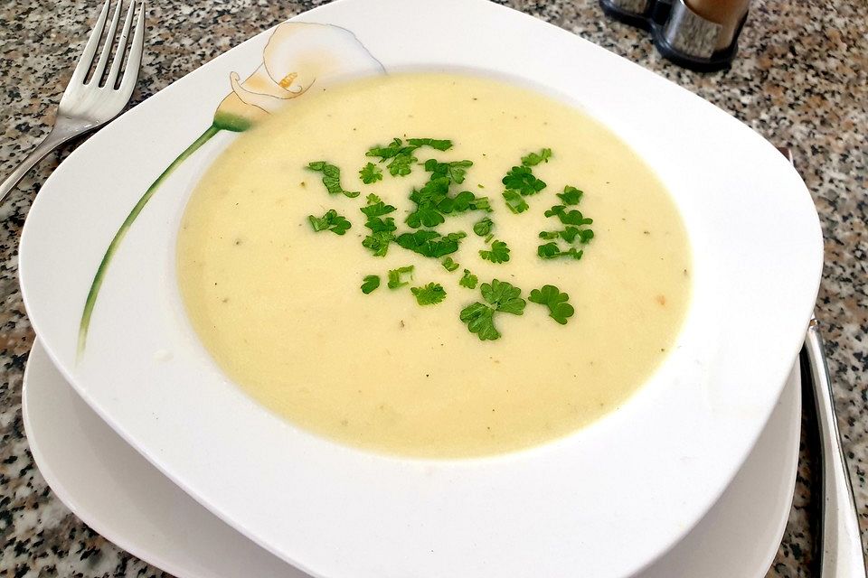 Spargelcremesuppe