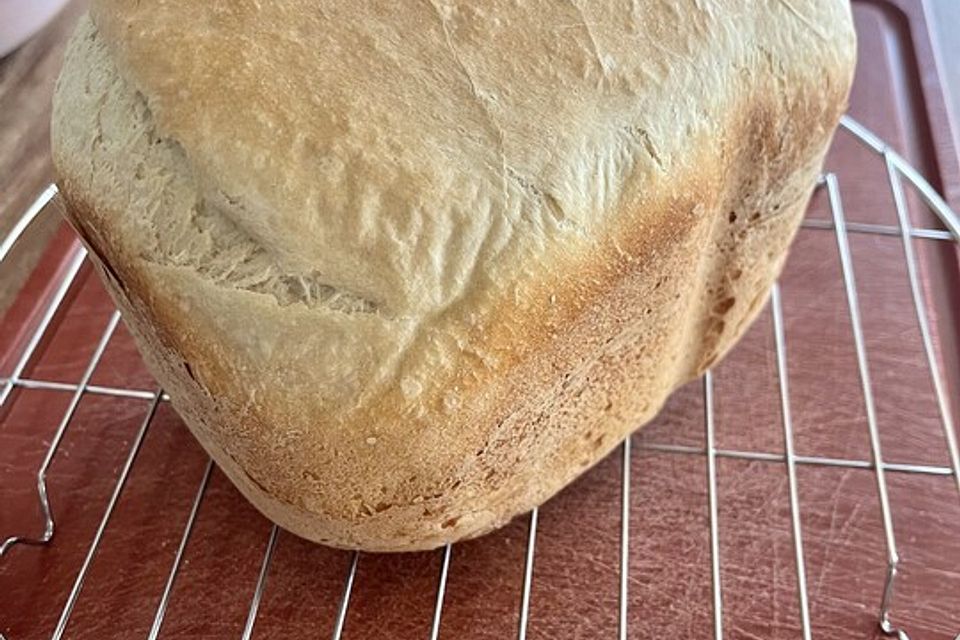 Weißbrot im Brotbackautomaten