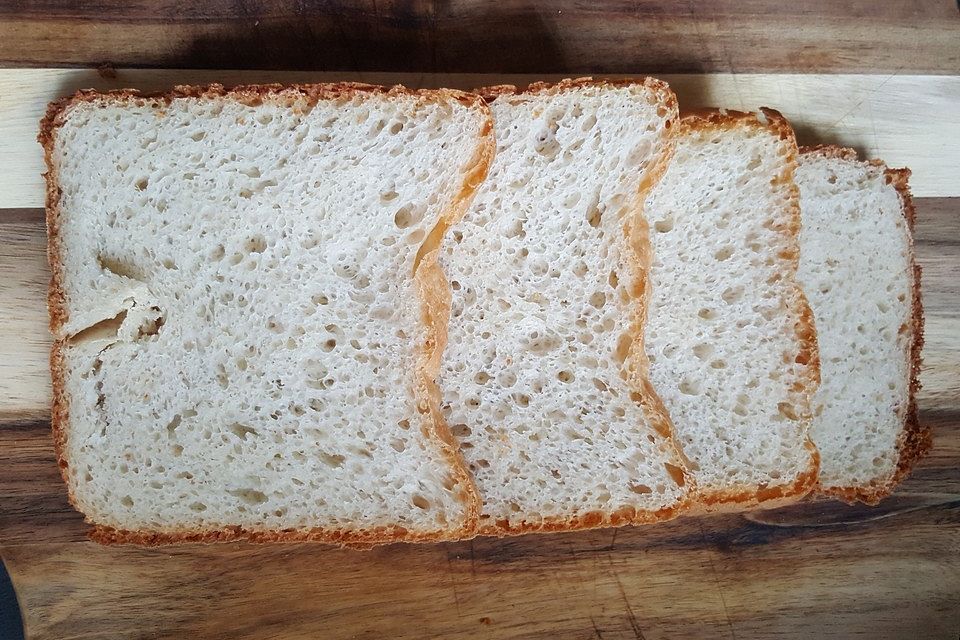 Weißbrot im Brotbackautomaten