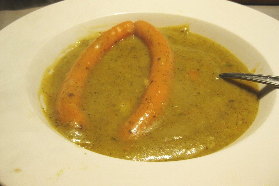 Dietmars Kartoffelsuppe mit Würstchen