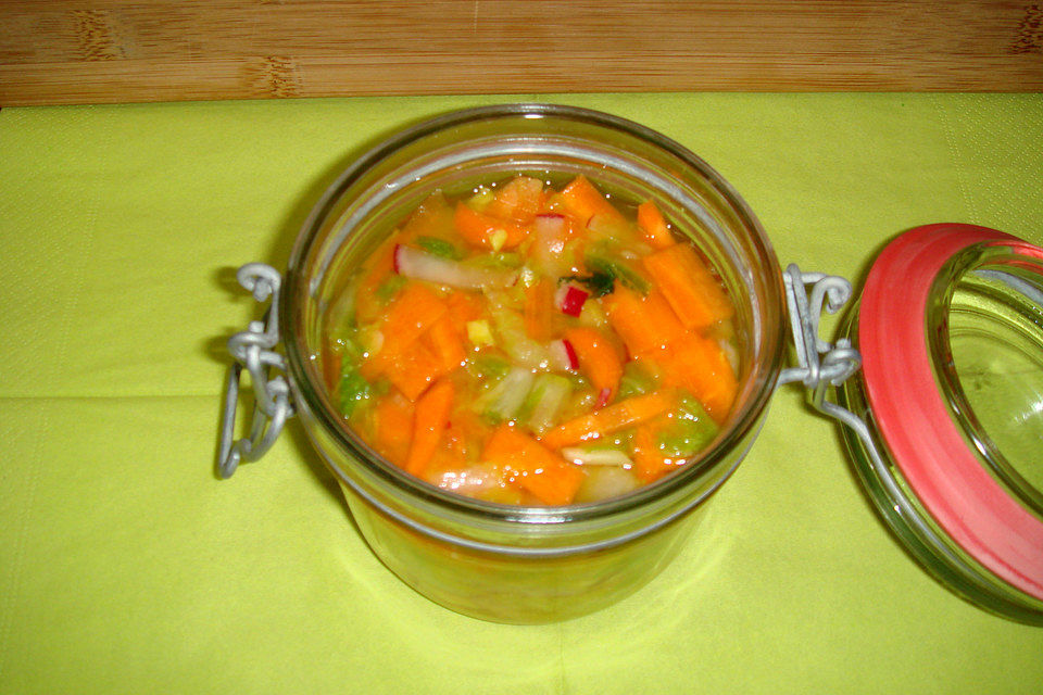 Eingemachter Karottensalat