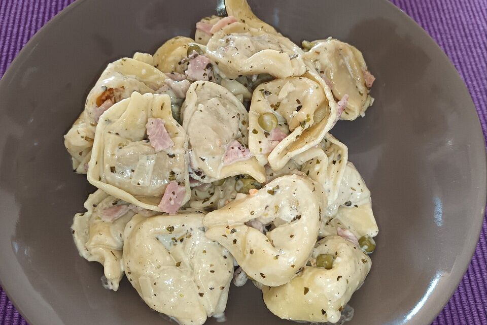 Tortellini mit Schinken - Sahnesoße