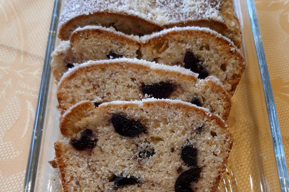 Vanillestollen mit Amarenakirschen