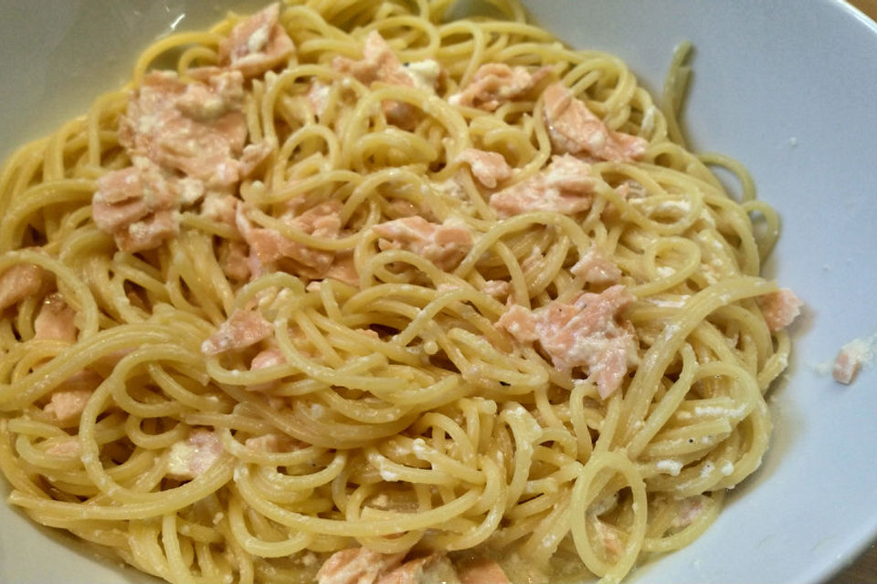 Spagetti mit superschneller Lachssoße