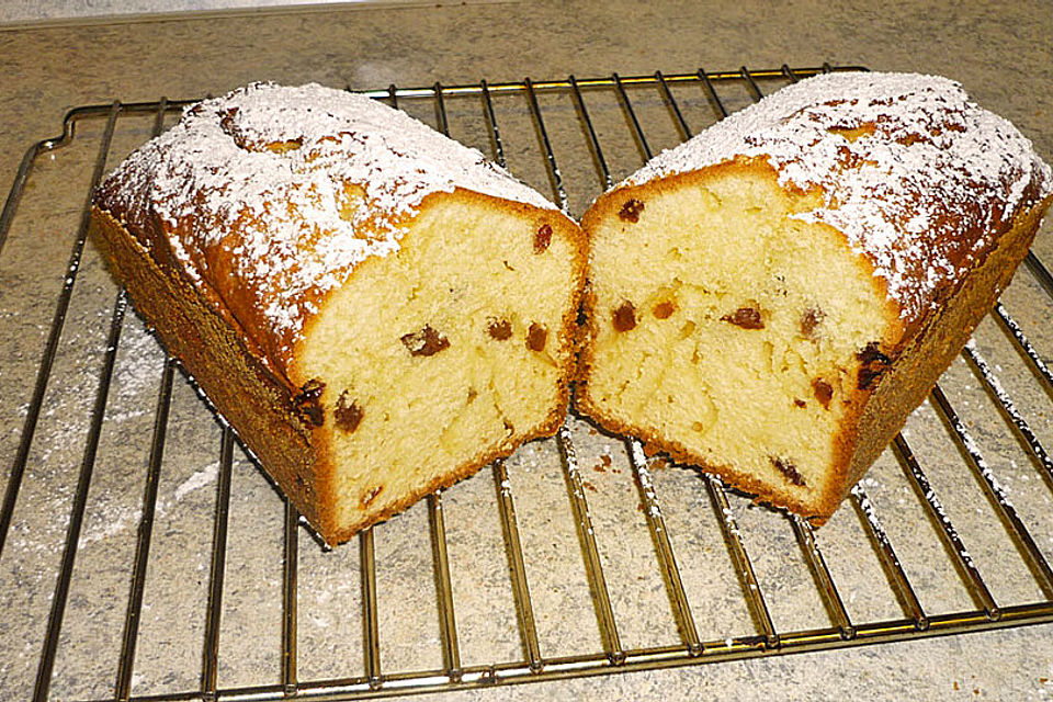 Quarknapfkuchen mit Rosinen