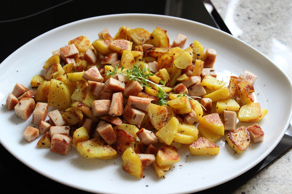 Kartoffelgröstel mit Wurst