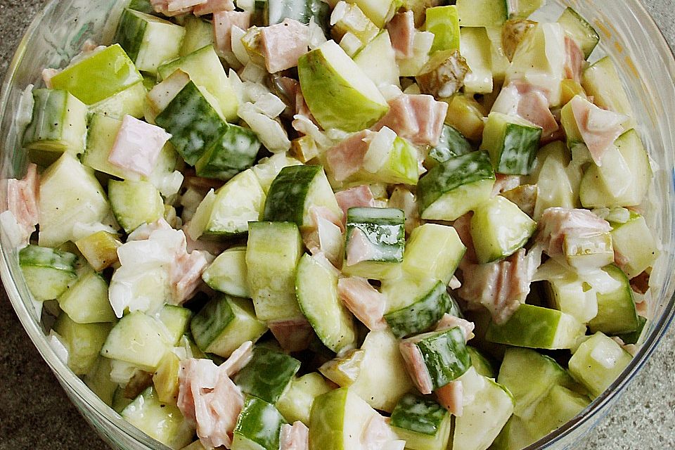 Gurkensalat mit Apfel