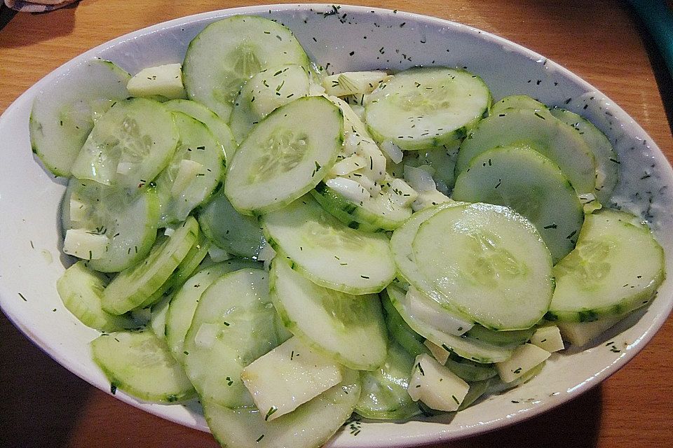 Gurkensalat mit Apfel