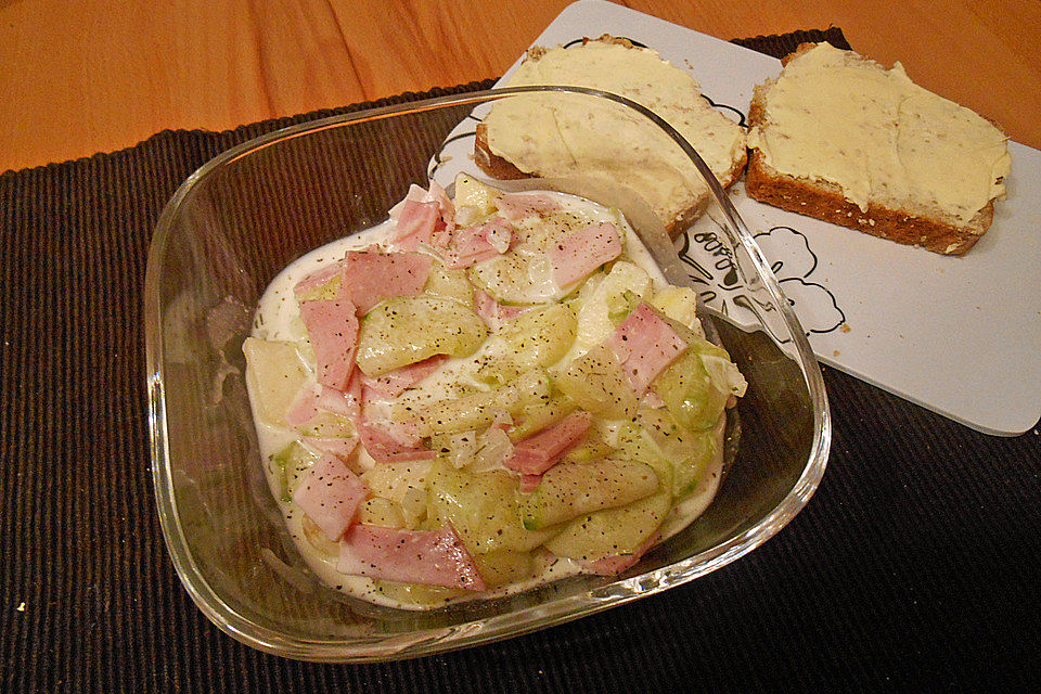 Gurkensalat mit Apfel