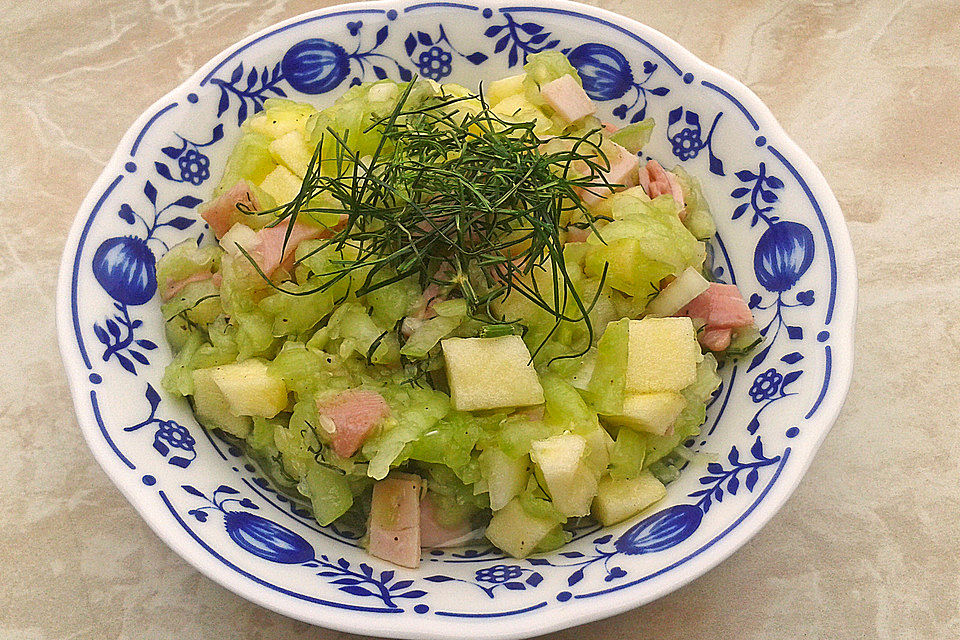 Gurkensalat mit Apfel