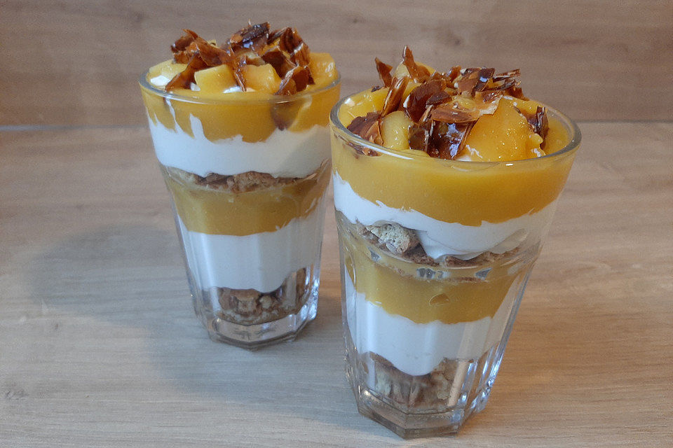 Mango - Tiramisu mit Cantuccini