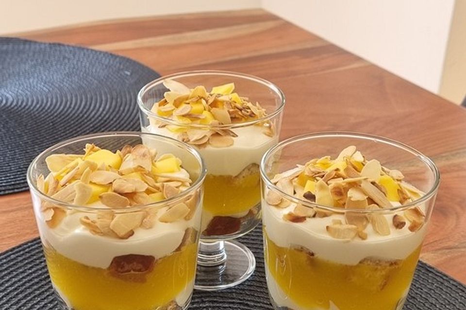 Mango - Tiramisu mit Cantuccini