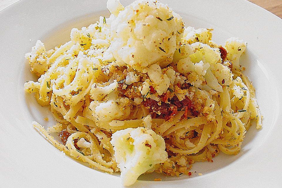 Pasta mit knusprigem Blumenkohl