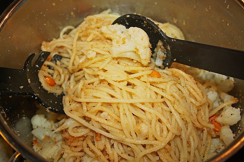 Pasta mit knusprigem Blumenkohl