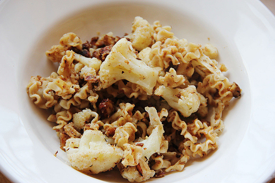 Pasta mit knusprigem Blumenkohl