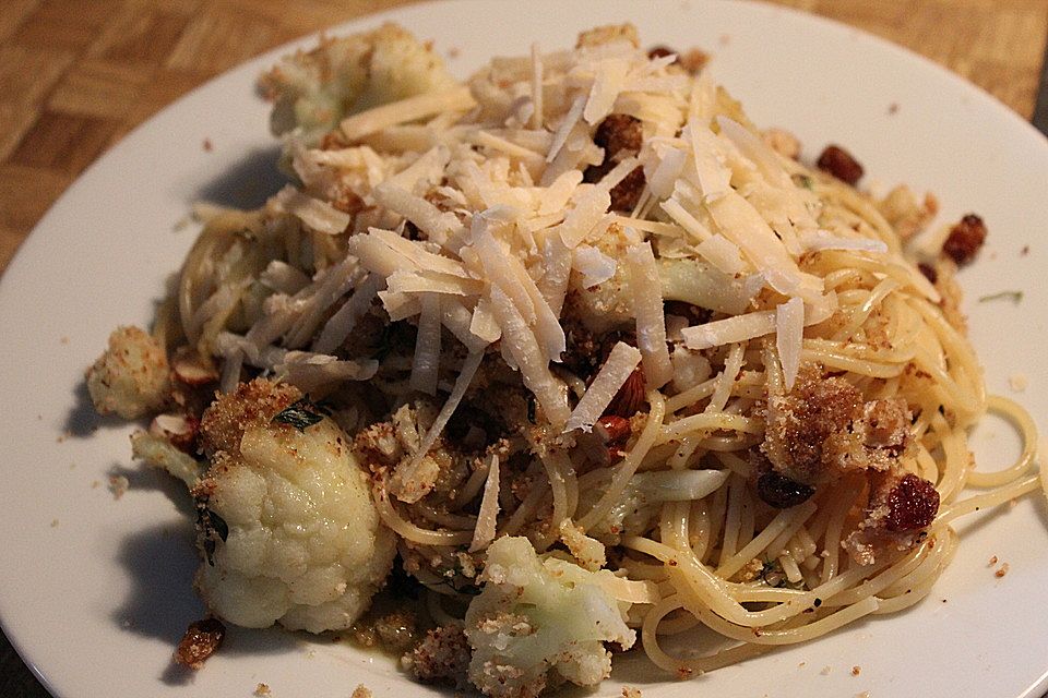 Pasta mit knusprigem Blumenkohl