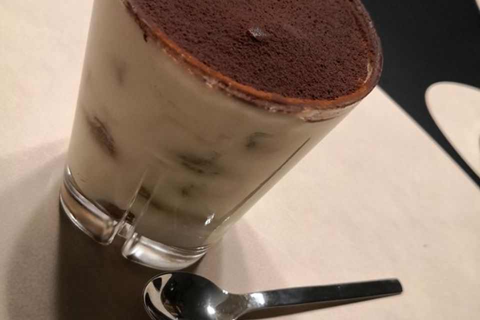 Tiramisu mit  gekochter Eiercreme