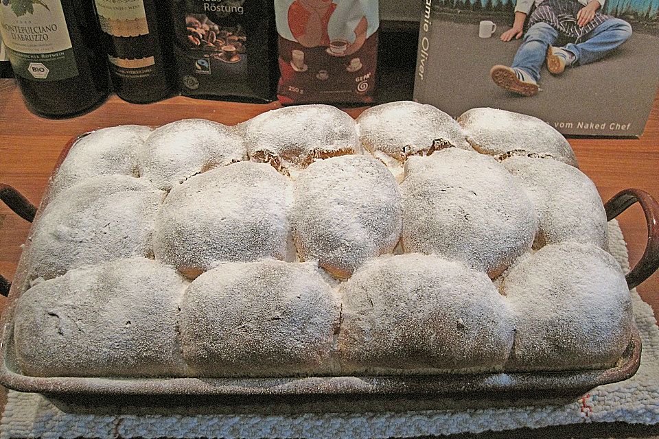 Bayerische Rohrnudeln mit Zuckerkruste