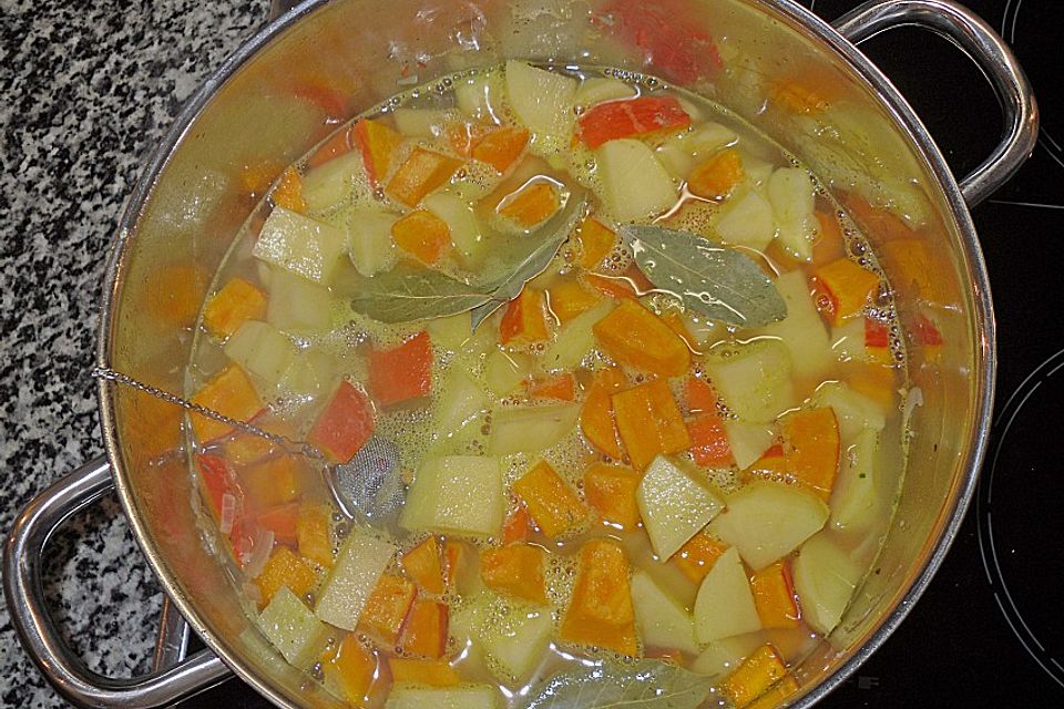 Kartoffel-Kürbis-Suppe