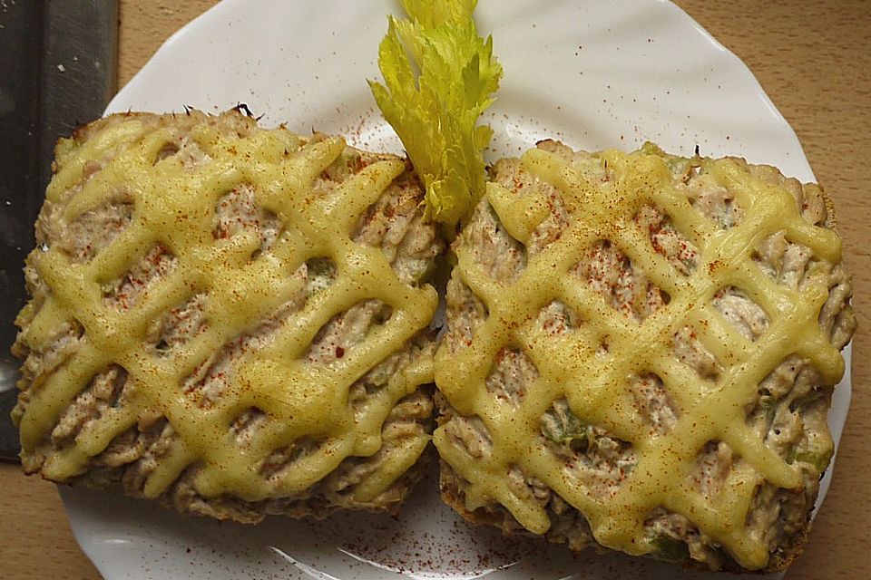 Überbackene Thunfischbrötchen