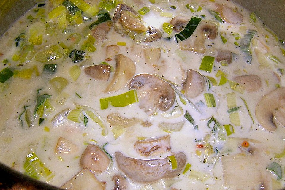 Champignon - Cremesuppe mit Salbei