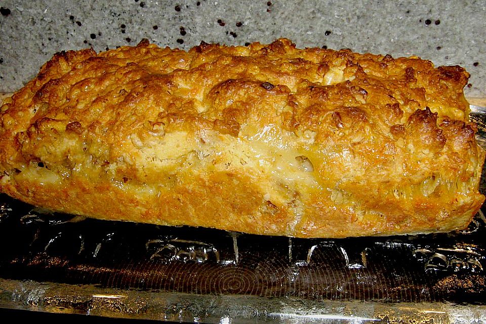 Käse - Cake mit Walnüssen